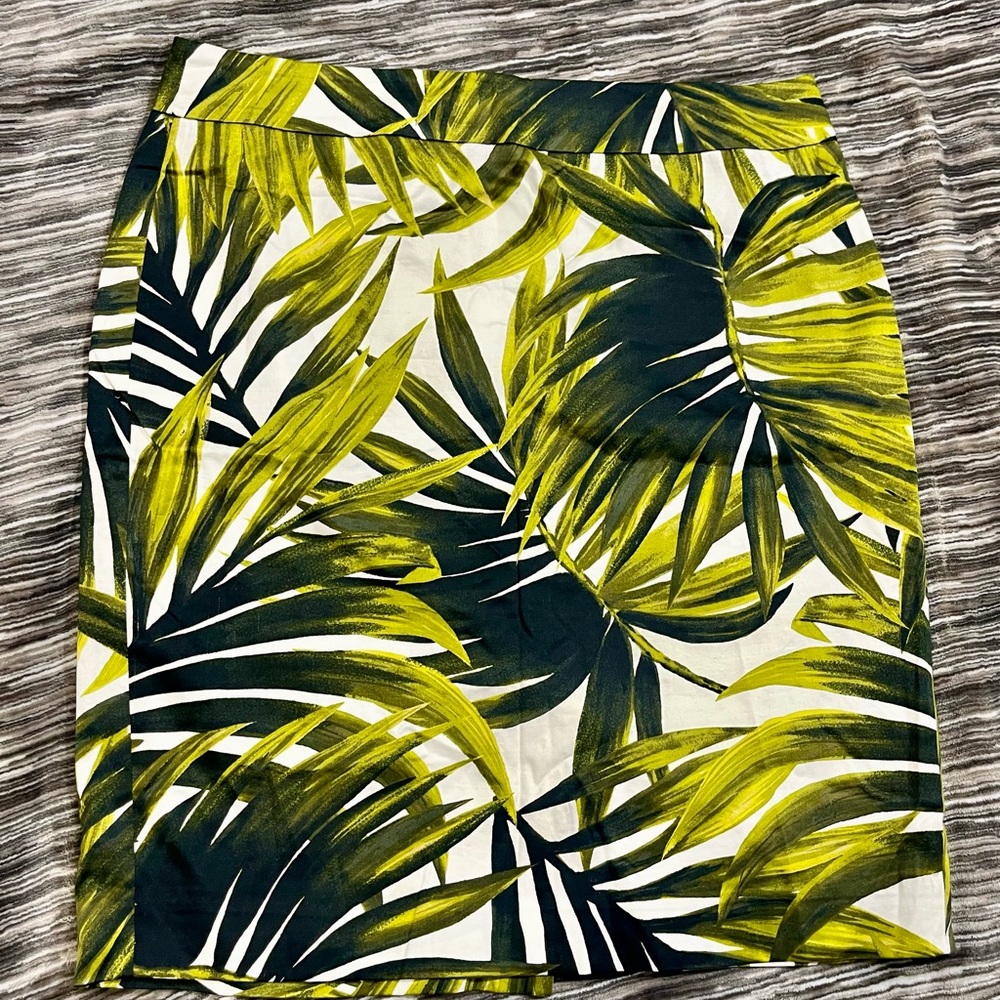 Ann Taylor size 12 Tropical Leaf Print Skirt